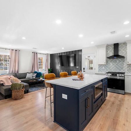 Outdoor Projector, Arcade, Fire Pit, 2 Car Garage, 2 Living Rooms Snellville Εξωτερικό φωτογραφία