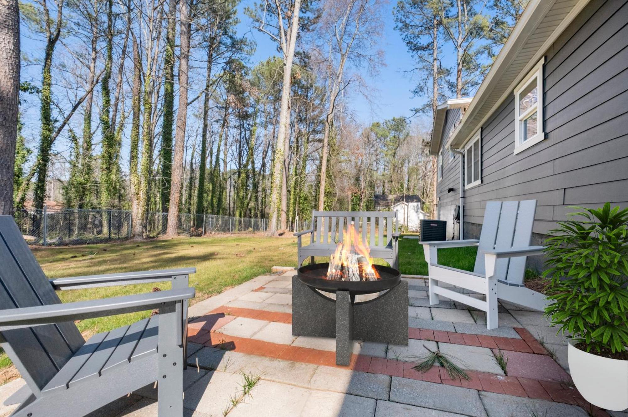 Outdoor Projector, Arcade, Fire Pit, 2 Car Garage, 2 Living Rooms Snellville Εξωτερικό φωτογραφία