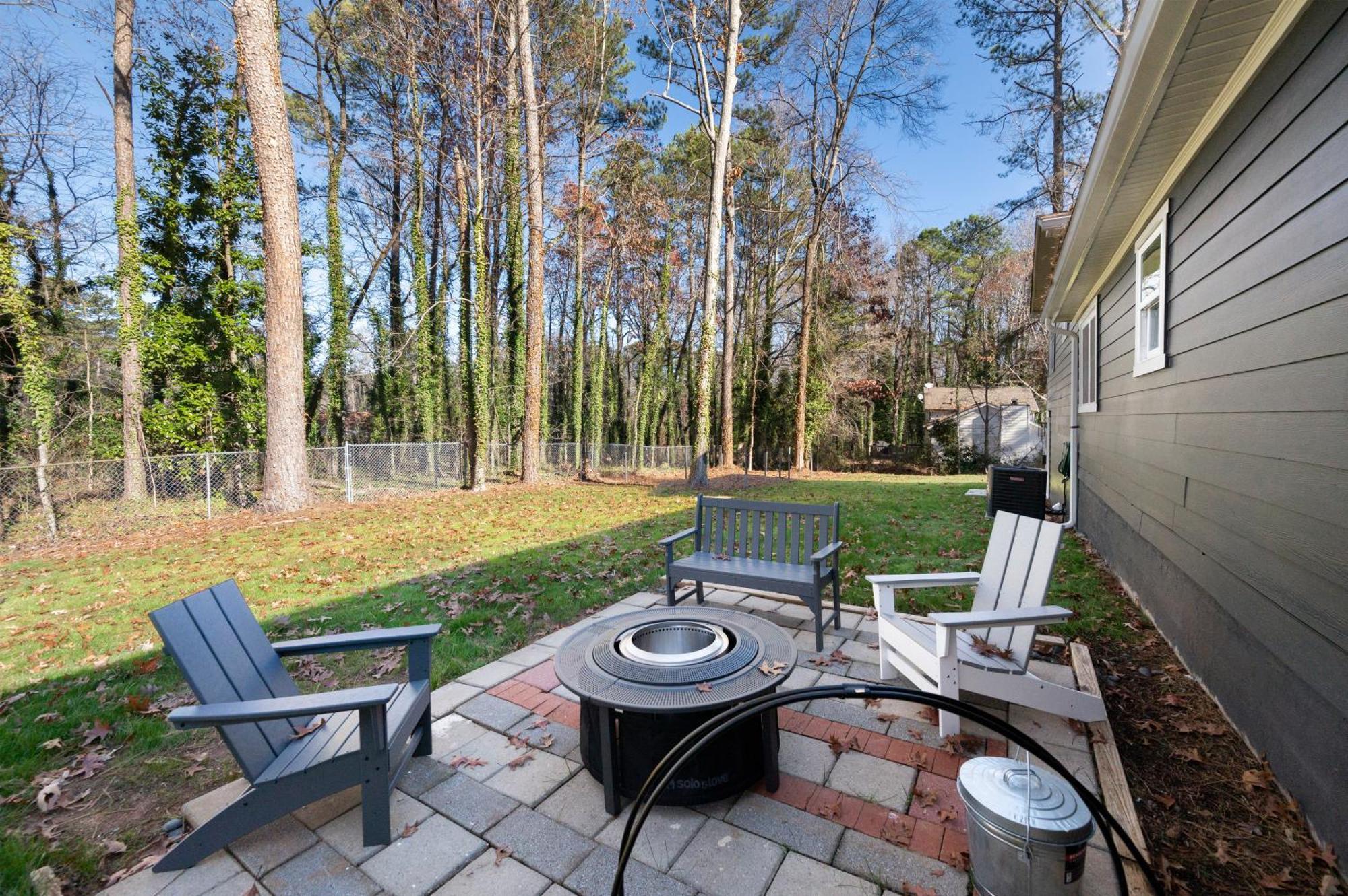 Outdoor Projector, Arcade, Fire Pit, 2 Car Garage, 2 Living Rooms Snellville Εξωτερικό φωτογραφία